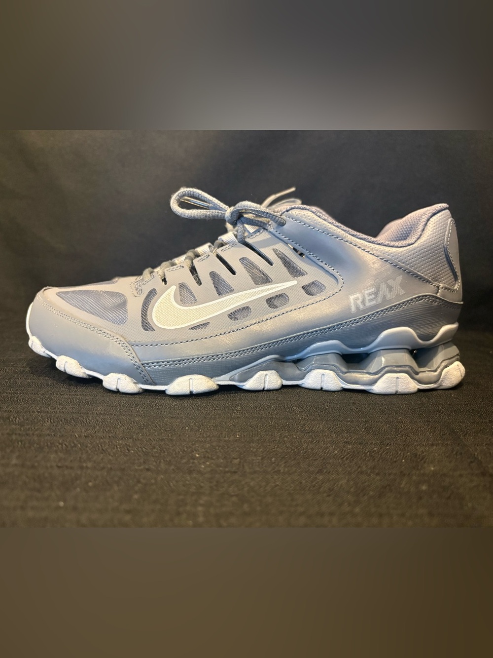 Nike Reax 8 TR men's Cool Grey/Pure Platinum/Wolf Grey size 8.5 lightly worn